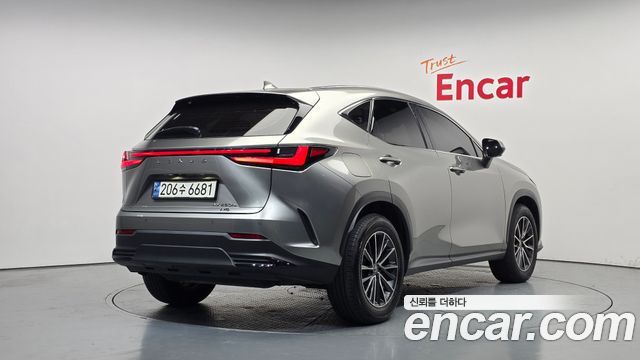 Lexus NX Premium — пробег 39 738 км — фото 2 из 5
