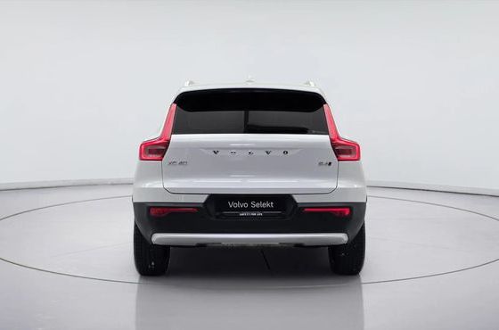 Volvo XC40 B4 Ultra Bright — пробег 9 891 км — фото 4 из 5