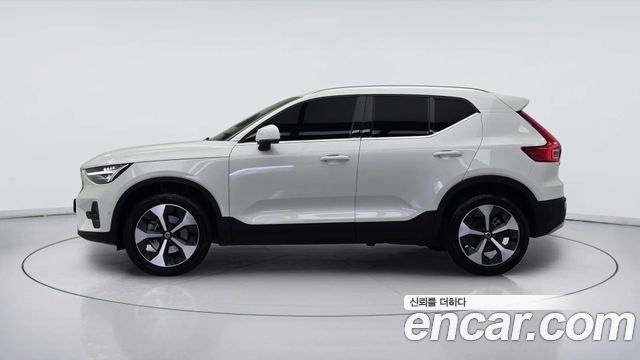 Volvo XC40 B4 Ultra Bright — пробег 9 891 км — фото 5 из 5