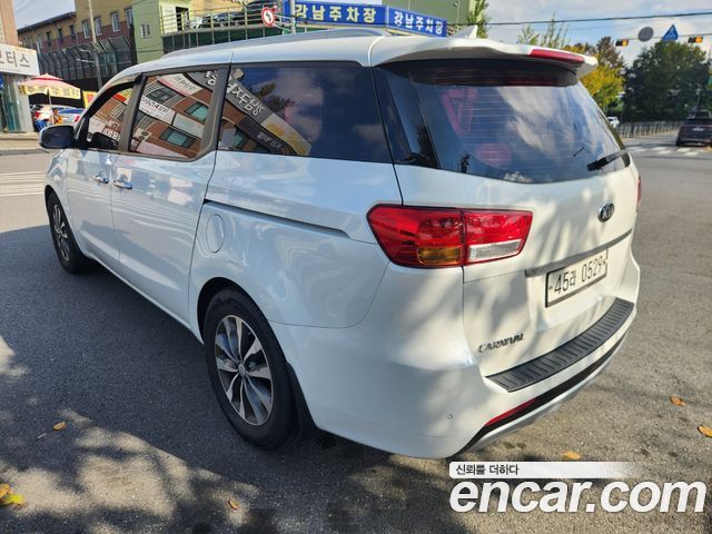 Kia Carnival 9-seater Luxury — пробег 224 000 км — фото 5 из 5