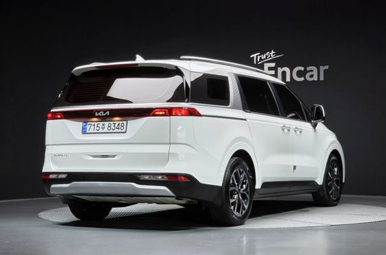 Kia Carnival Diesel 11-Seater Prestige — пробег 47 737 км — фото 2 из 5