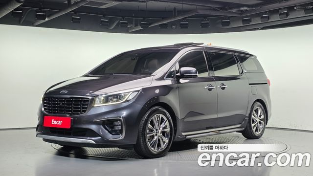 Kia Carnival 9-Seater Noblesse Special — пробег 132 991 км — фото 1 из 5