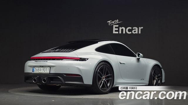 Porsche 911 Carrera 4 GTS — пробег 6 320 км — фото 2 из 5