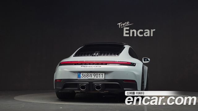 Porsche 911 Carrera 4 GTS — пробег 6 320 км — фото 4 из 5
