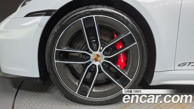 Porsche 911 Carrera 4 GTS — пробег 6 320 км — фото 5 из 5