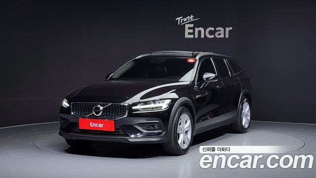 Volvo V60 T5 AWD — пробег 48 473 км — фото 1 из 5