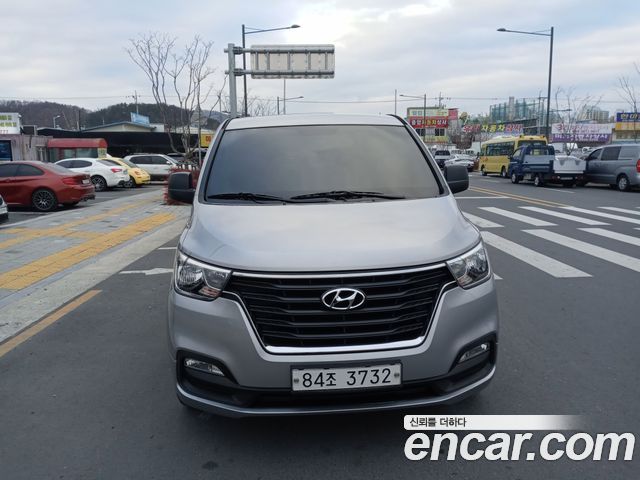 Hyundai Starex Van 5-Seater Smart — пробег 30 970 км — фото 1 из 5