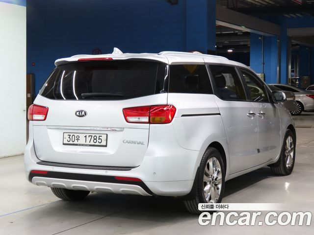 Kia Carnival 9-seater Prestige — пробег 135 265 км — фото 4 из 5