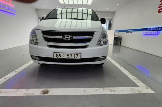 Hyundai Starex 3-Seater VAN CVX Luxury — пробег 180 373 км — фото 2 из 5