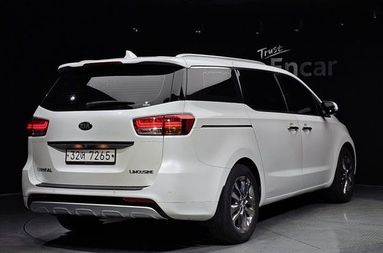 Kia Carnival 7-seater Limousine VIP — пробег 70 415 км — фото 2 из 5