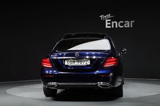 Mercedes-Benz E-Class E300 Avantgarde — пробег 53 615 км — фото 4 из 5