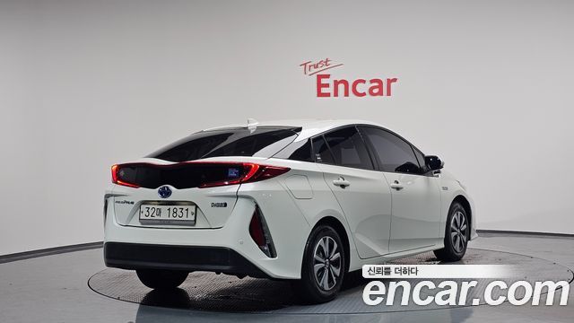 Toyota Prius из Кореи Encar