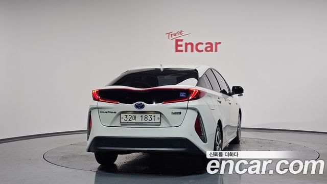 Toyota Prius из Кореи Encar