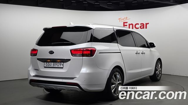 Kia Carnival 9-seater Noblesse — пробег 84 900 км — фото 2 из 5