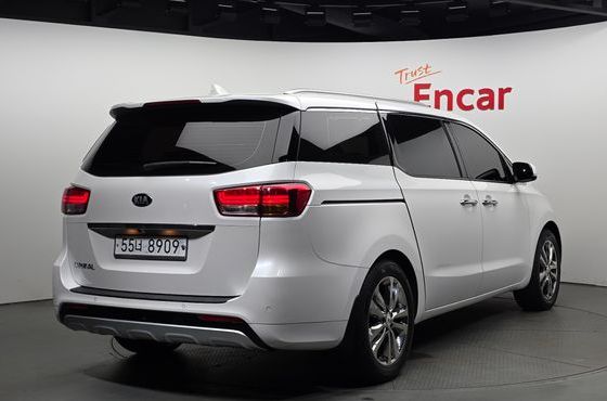 Kia Carnival 9-seater Noblesse — пробег 84 900 км — фото 2 из 5
