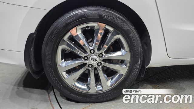 Kia Carnival 9-seater Noblesse — пробег 84 900 км — фото 5 из 5