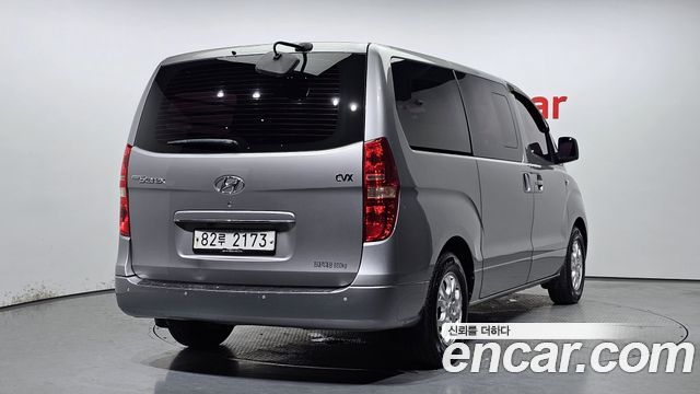 Hyundai Starex 5-Seater VAN CVX Luxury — пробег 255 688 км — фото 2 из 5