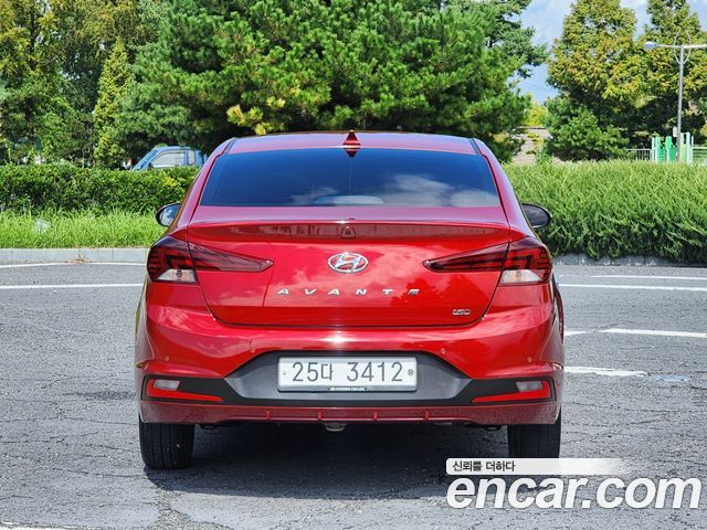 Hyundai AVANTE 1.6 Diesel Smart — пробег 55 800 км — фото 3 из 5