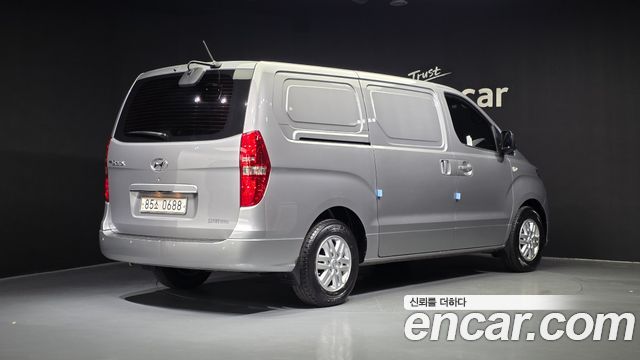 Hyundai Starex Van 3-Seater Smart — пробег 54 582 км — фото 2 из 5