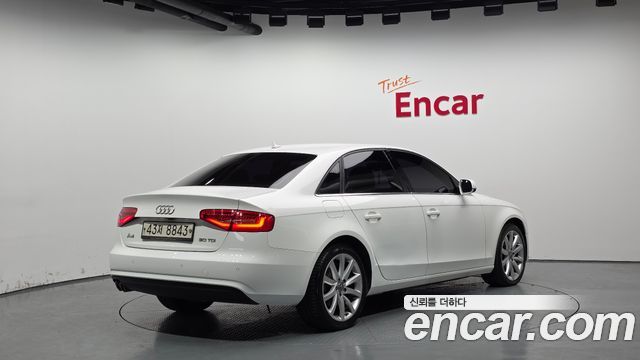 Audi A4 30 TDI Dynamic B8 — пробег 115 260 км — фото 2 из 5