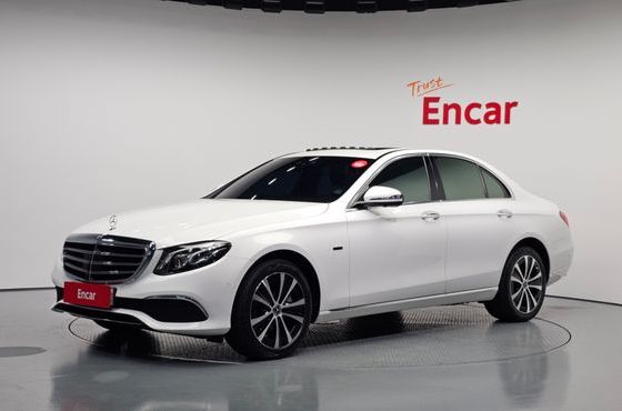 Mercedes-Benz E-Class E300e 4MATIC Exclusive — пробег 80 768 км — фото 1 из 5