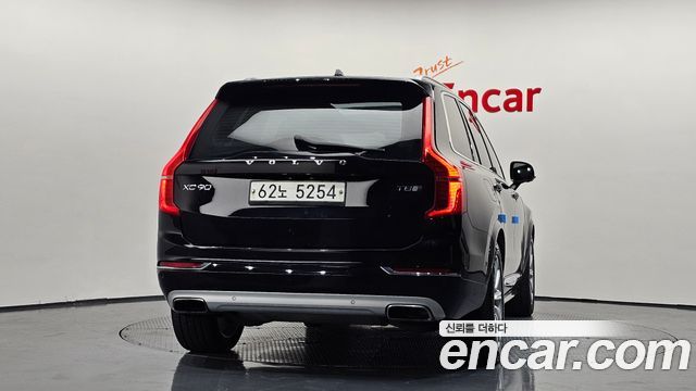Volvo XC90 T8 Inscription Hybird — пробег 271 398 км — фото 4 из 5