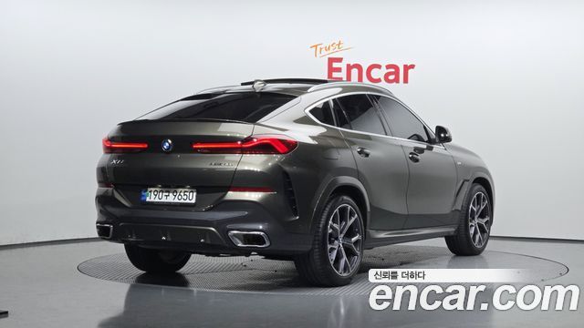 BMW X6 xDrive40i M Sport — пробег 14 959 км — фото 2 из 5