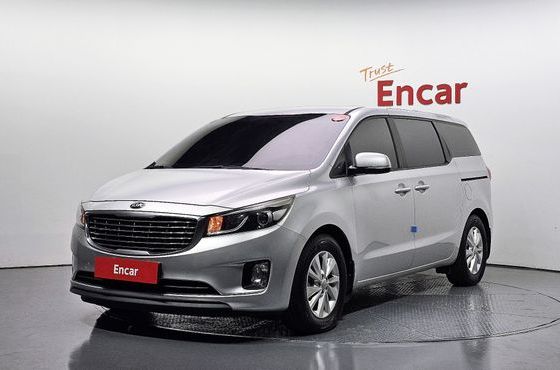 Kia Carnival 11-seater Deluxe — пробег 182 074 км — фото 1 из 5