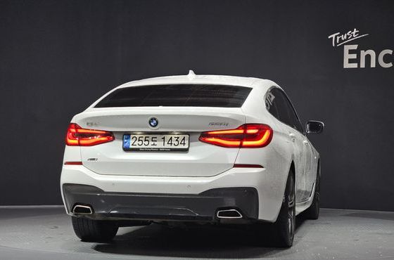 BMW Gran Turismo 630i xDrive M Sport — пробег 99 890 км — фото 4 из 5