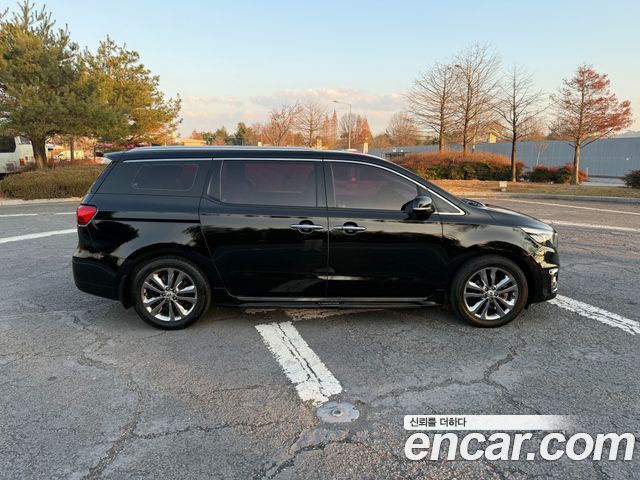 Kia Carnival 9-seater Noblesse — пробег 244 579 км — фото 2 из 5