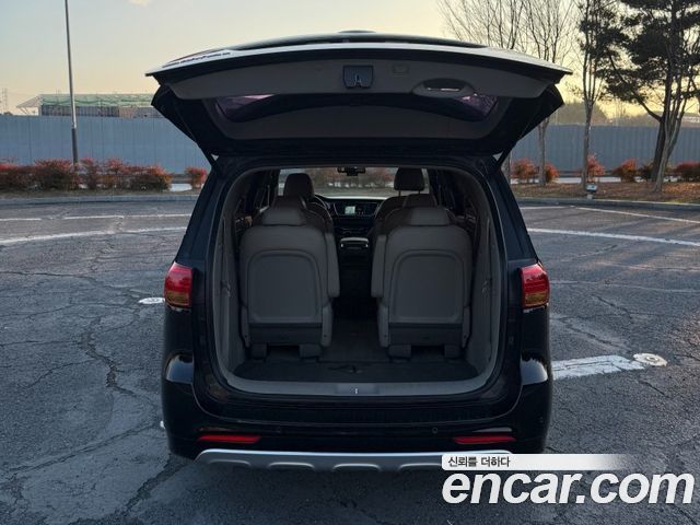 Kia Carnival 9-seater Noblesse — пробег 244 579 км — фото 4 из 5