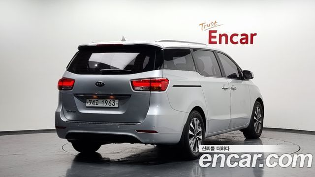 Kia Carnival 11-seater Prestige — пробег 106 945 км — фото 2 из 5