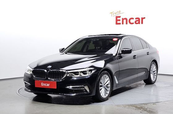 BMW 5-Series 530i Luxury Plus — пробег 56 650 км — фото 1 из 5
