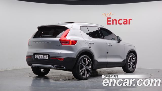 Volvo XC40 T4 Inscription — пробег 17 452 км — фото 2 из 5