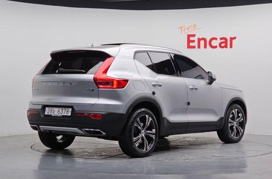 Volvo XC40 T4 Inscription — пробег 17 452 км — фото 2 из 5