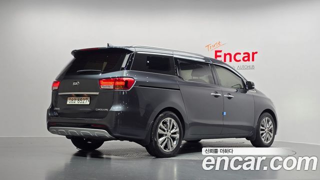 Kia Carnival 7-seater Limousine VIP — пробег 78 507 км — фото 2 из 5