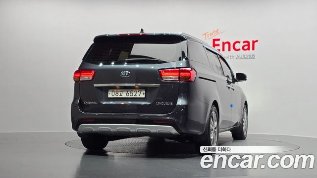 Kia Carnival 7-seater Limousine VIP — пробег 78 507 км — фото 4 из 5