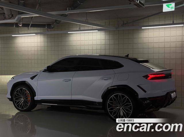 Lamborghini Urus из Кореи Encar