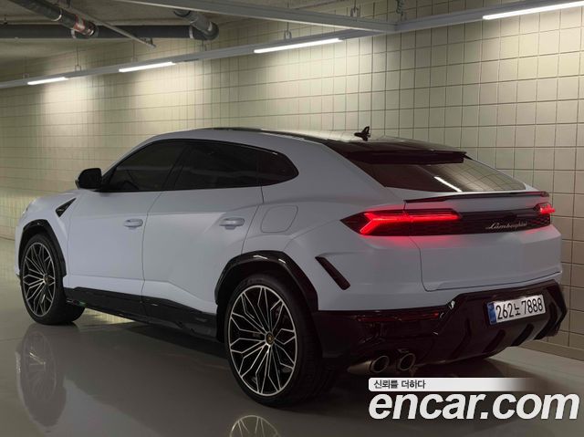 Lamborghini Urus из Кореи Encar