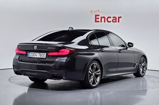 BMW 5-Series M550i xDrive — пробег 81 035 км — фото 2 из 5