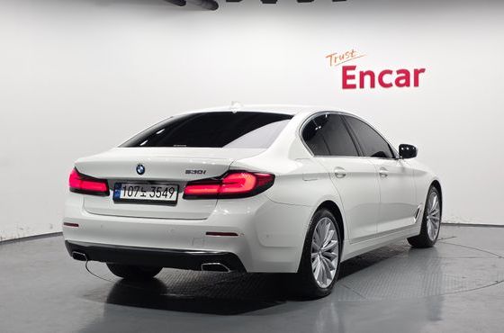 BMW 5-Series 530i Luxury — пробег 26 468 км — фото 2 из 5