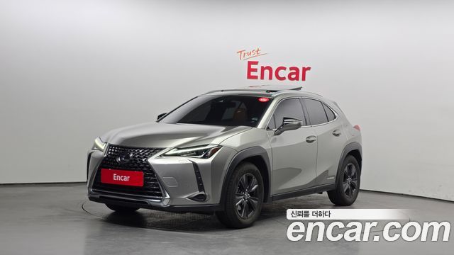 Lexus UX 2.0 2WD — пробег 38 229 км — фото 1 из 5