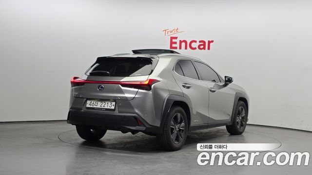 Lexus UX 2.0 2WD — пробег 38 229 км — фото 2 из 5