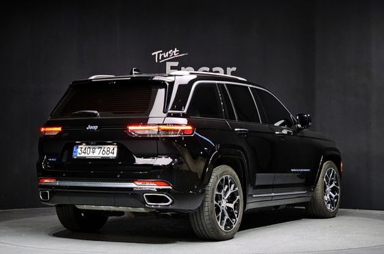 Jeep Cherokee 4xe Summit Reserve — пробег 31 933 км — фото 2 из 5