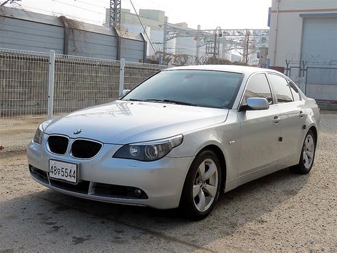 BMW 5-Series 530i Sedan — пробег 75 784 км — фото 2 из 5