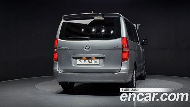 Hyundai Starex 11-Seater Wagon CVX Luxury — пробег 105 598 км — фото 4 из 5