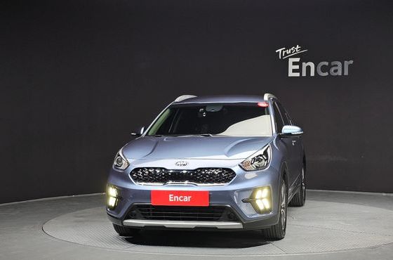 Kia Niro 1.6 HEV Prestige — пробег 92 614 км — фото 3 из 5