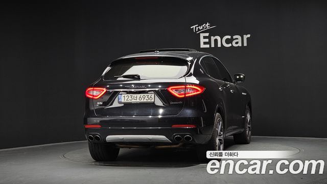 Maserati Levante из Кореи Encar