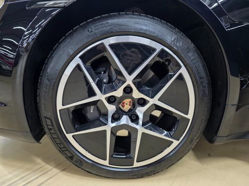 Porsche Taycan Base — пробег 29 000 км — фото 5 из 5