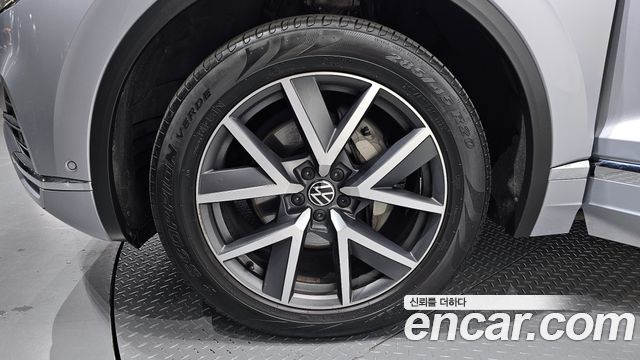 Volkswagen Touareg из Кореи Encar